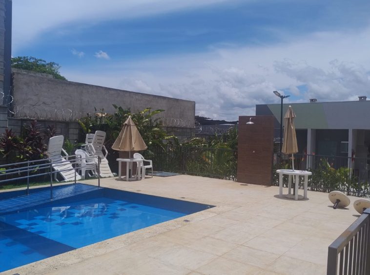 Piscina (Foto 1) do Condomínio no do Apartamento no Estrela Dalva